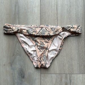 ViX Paula Hermanny Pink Snake Skin Pattern Ruffle Bikini Bottom Gold Clips L EUC